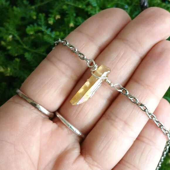 Dainty Aura Quartz Crystal Anklet Bracelet, Adjustable Gemstone Jewelry - Picture 2 of 3